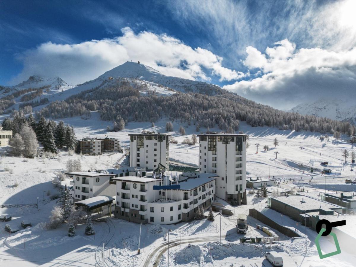 Hotiday Hotel Sestriere Exterior photo